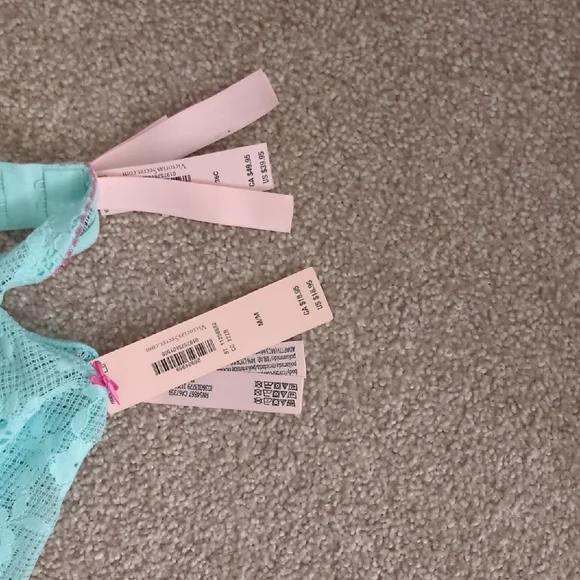 NWT Victoria's Secret Aqua Lace Bra and Panty Set - Picture 5 of 5